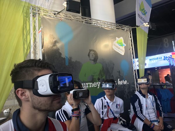 משקפי מציאת מדומה פרוייקט מסע 600x450 - רכבת הלידים VR